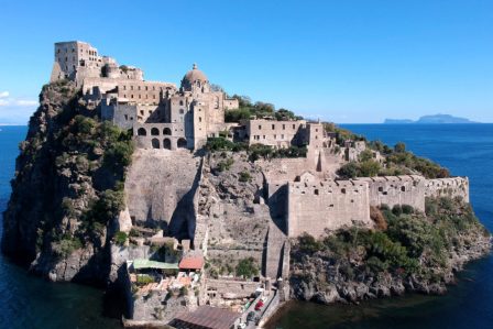 il castello aragonese ad Ischia Ponte, luoghi da visitare sull'isola d'Ischia