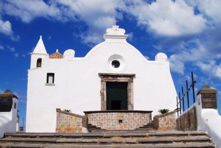 la Chiesa del Soccorso a Forio, luoghi da visitare sull'isola d'Ischia