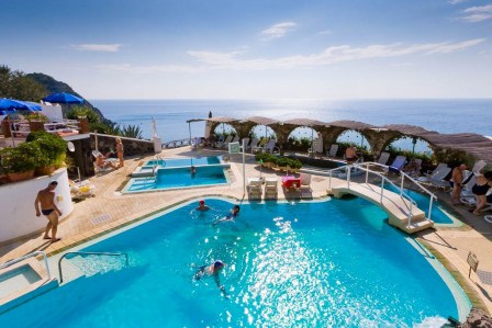 il parco termale tropical di Sant'Angelo a serrara fontana isola d'ischia