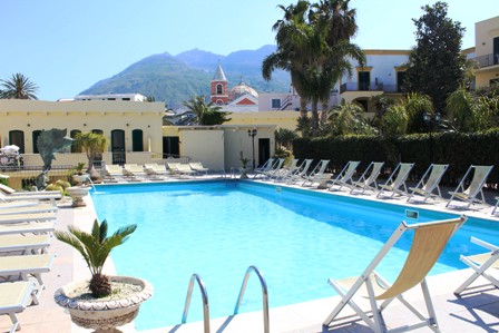 Außenpool vom hotel terme punta del sole ischia, ciro castiglione