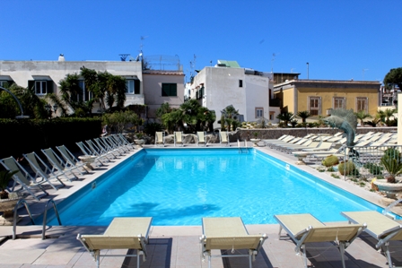 Außenpool vom hotel terme punta del sole ischia, ciro castiglione